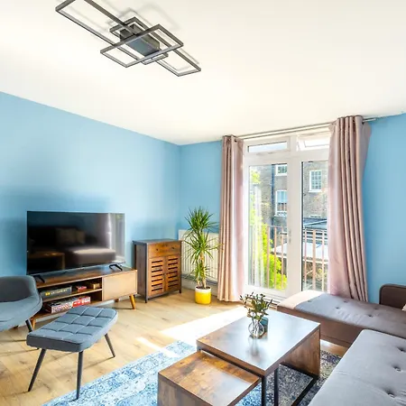 Magnificent 3Br Apt With Balcony